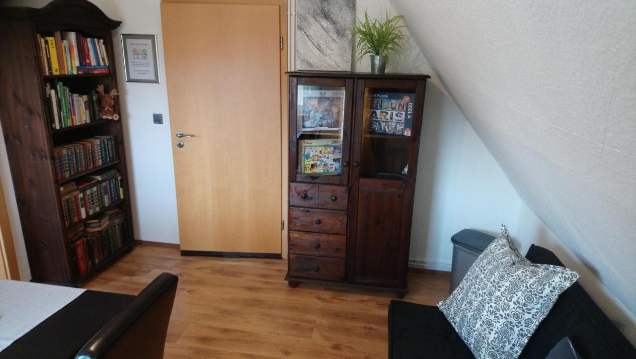 Private Zimmer Bei Der Weser-Ems-Halle Oldemburgo Exterior foto