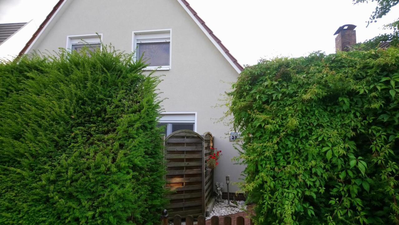 Private Zimmer Bei Der Weser-Ems-Halle Oldemburgo Exterior foto