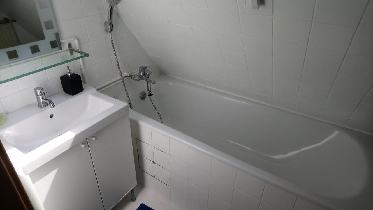 Private Zimmer Bei Der Weser-Ems-Halle Oldemburgo Exterior foto